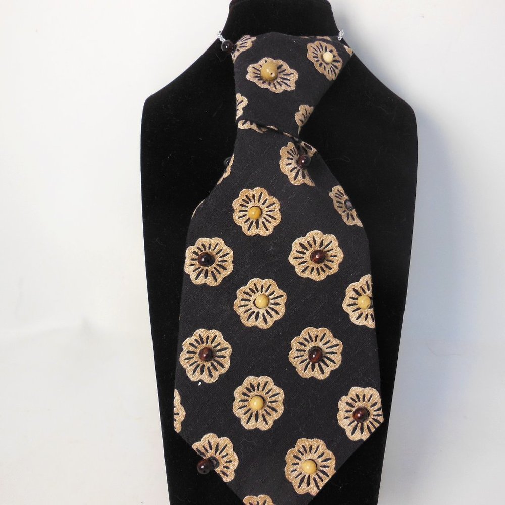 Woman's Beaded pendent tie, hand beaded necklace, unique handcrafted  neckwear,…